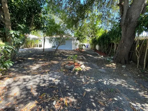 1635 NE 160th Street North Miami Beach FL 33162