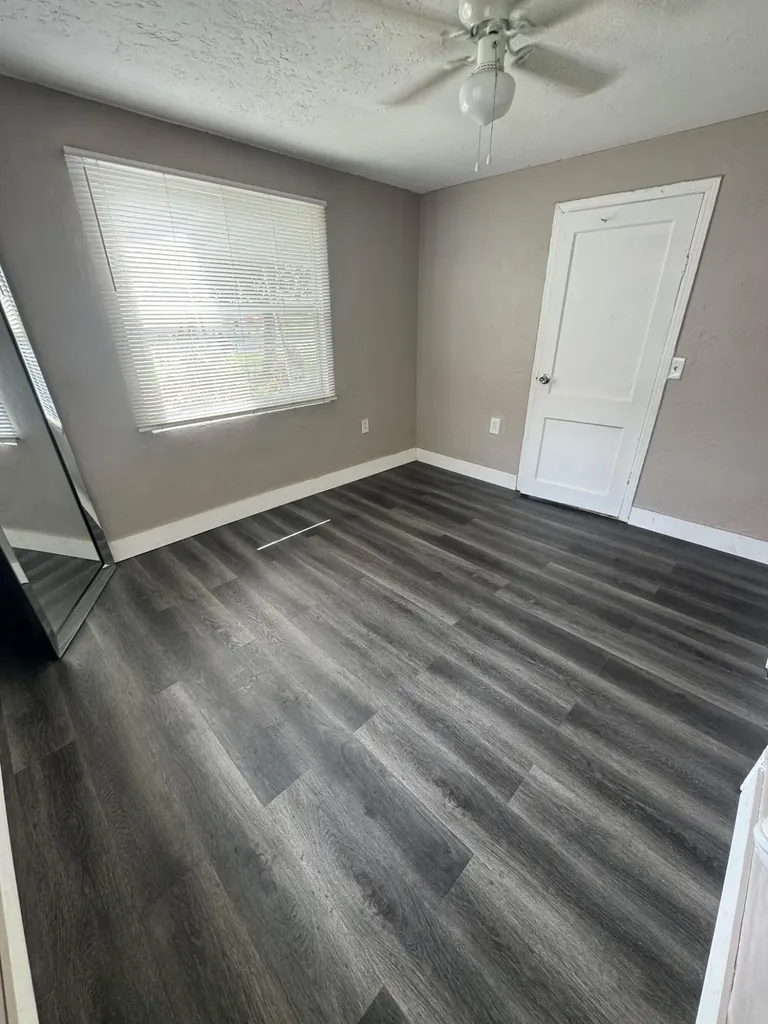 2467 NW 90th Street Miami FL 33147