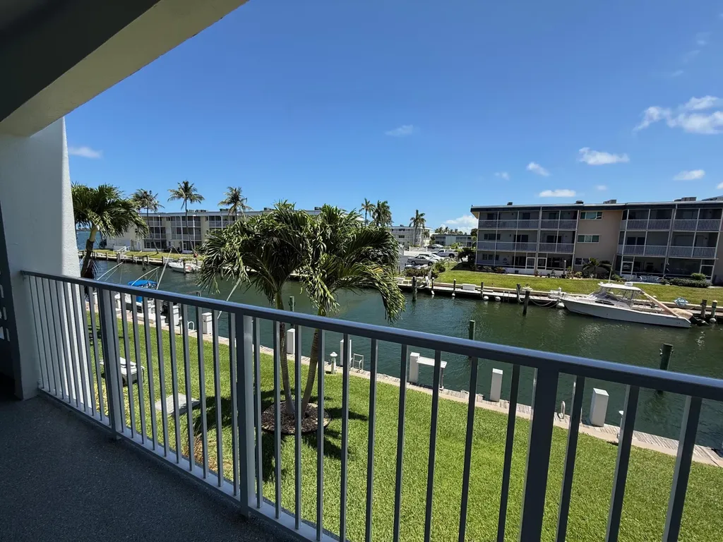 110 Shore Court North Palm Beach FL 33408