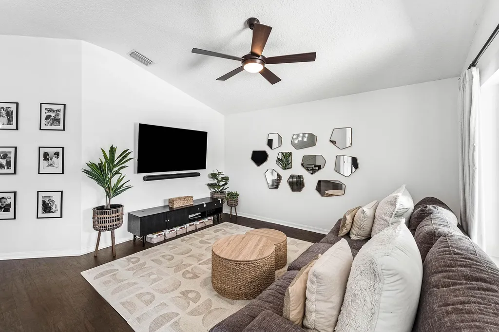 583 Canoe Point Delray Beach FL 33444