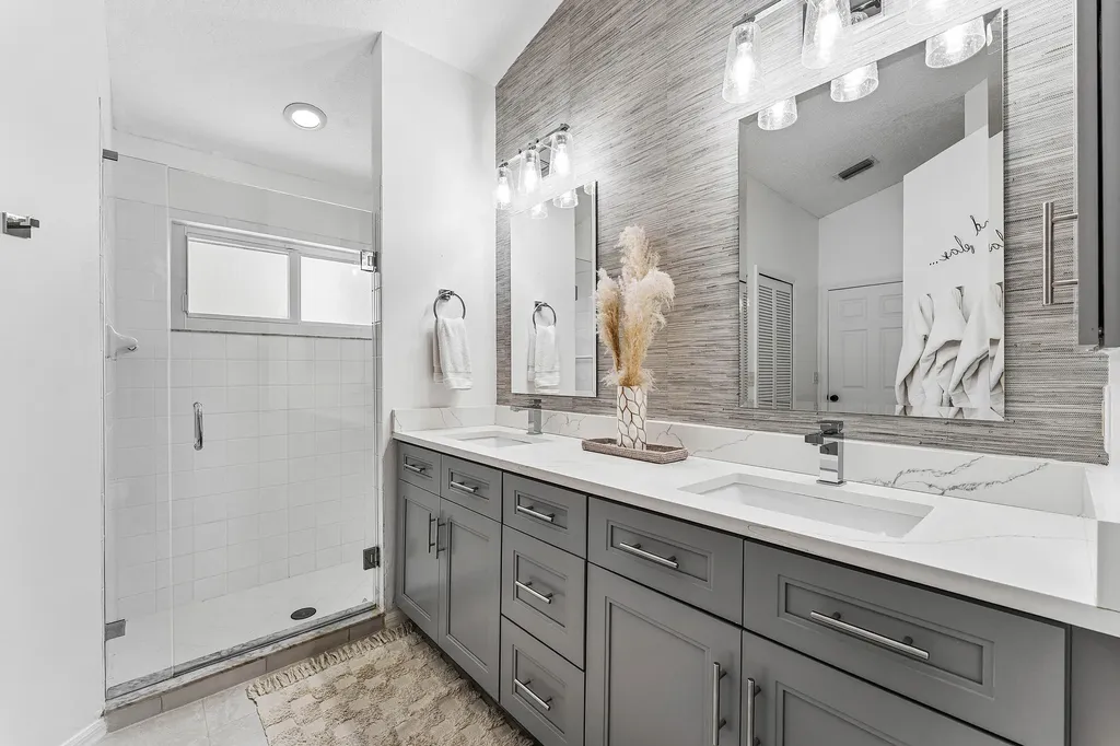 583 Canoe Point Delray Beach FL 33444