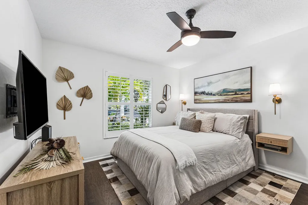 583 Canoe Point Delray Beach FL 33444