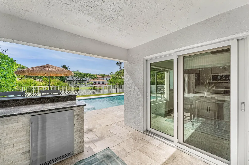 583 Canoe Point Delray Beach FL 33444