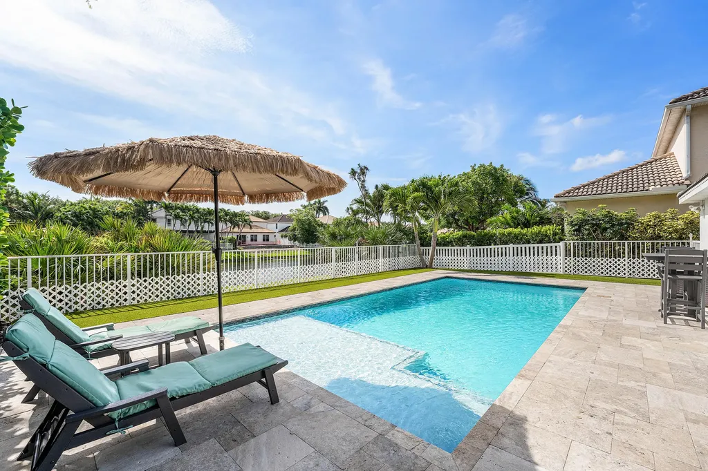 583 Canoe Point Delray Beach FL 33444