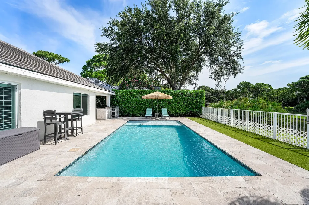 583 Canoe Point Delray Beach FL 33444