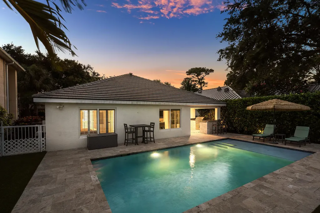 583 Canoe Point Delray Beach FL 33444