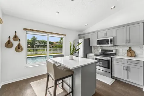 583 Canoe Point Delray Beach FL 33444