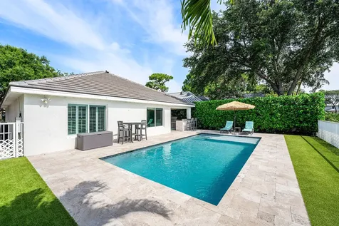 583 Canoe Point Delray Beach FL 33444