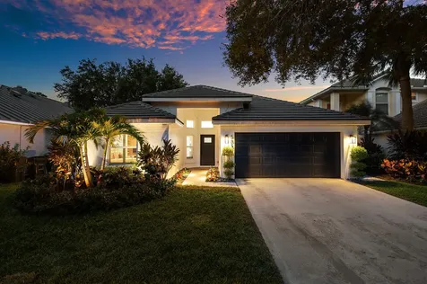 583 Canoe Point Delray Beach FL 33444