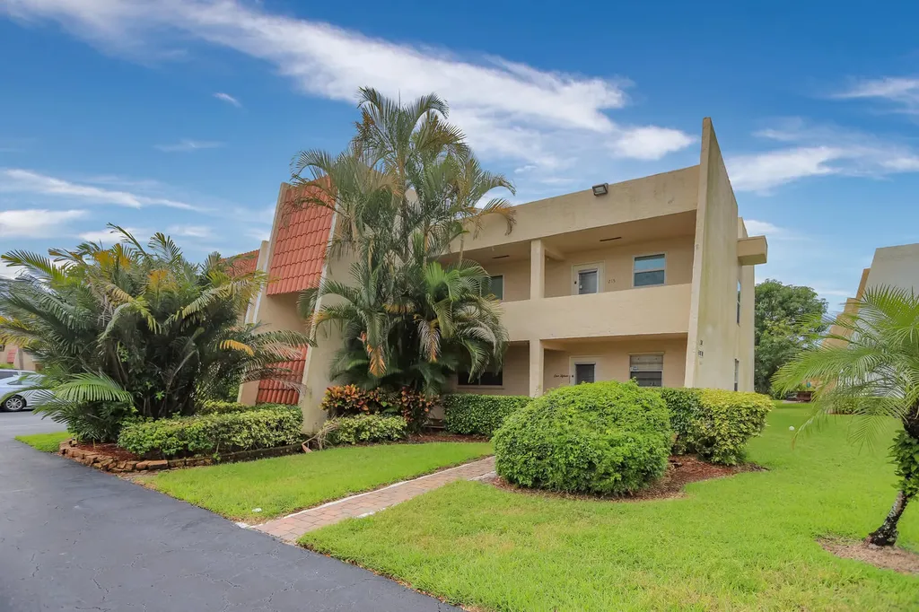2500 Fiore Way Delray Beach FL 33445