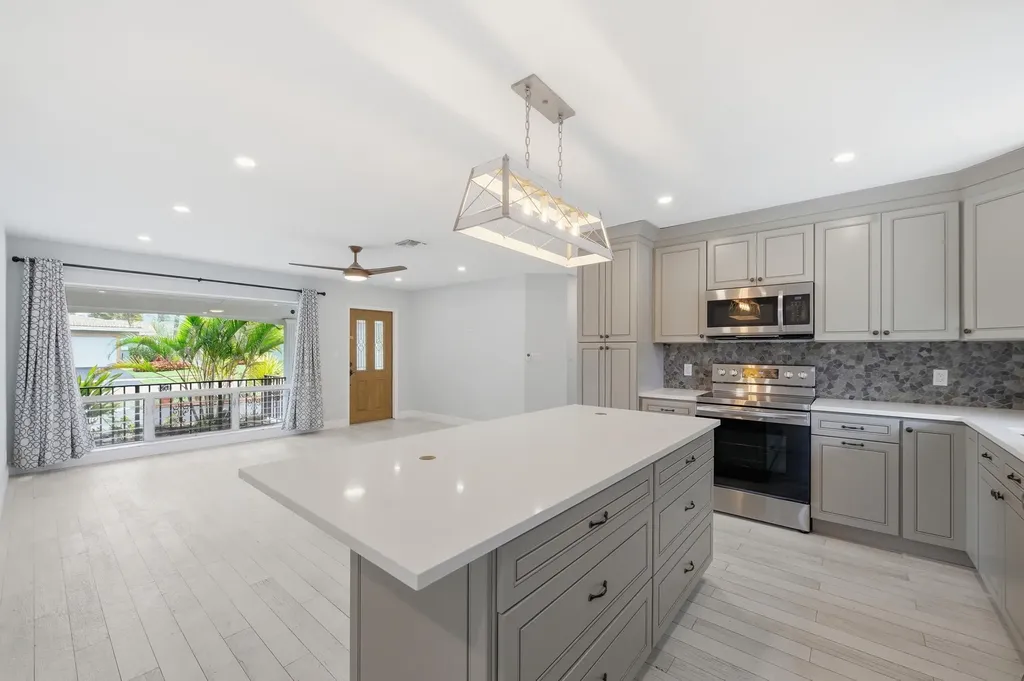2120 NE 62nd Court Fort Lauderdale FL 33308