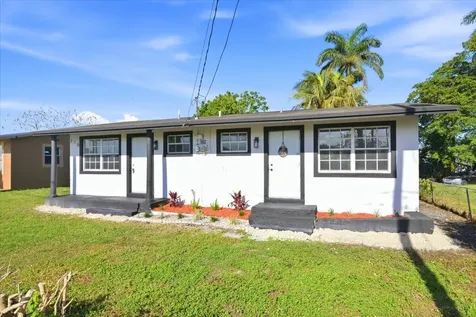 270 SW 10th Avenue South Bay FL 33493