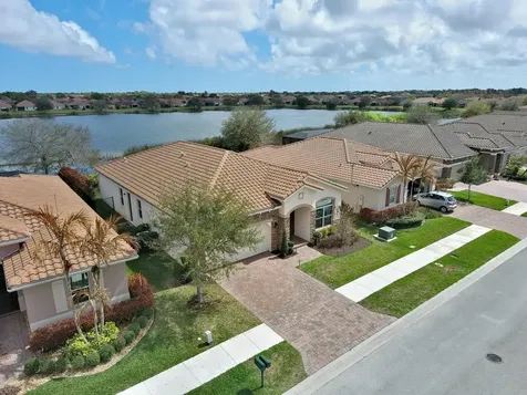 1804 Berkshire Circle SW Vero Beach FL 32968