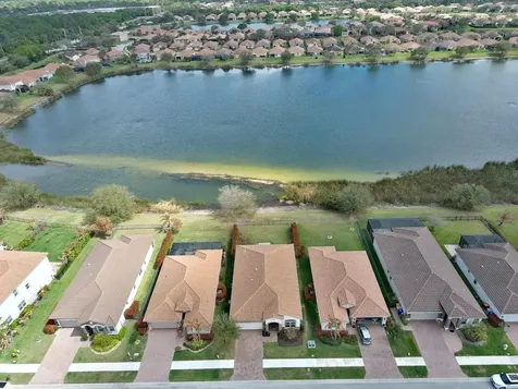 1804 Berkshire Circle SW Vero Beach FL 32968