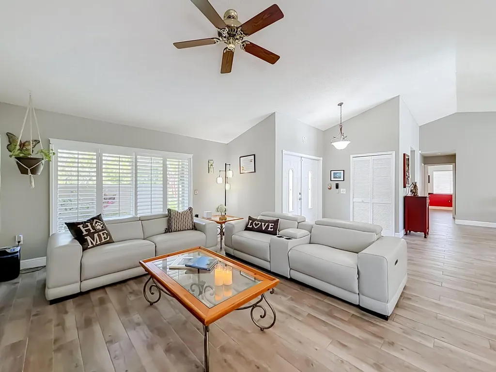 16751 Redwood Way Weston FL 33326