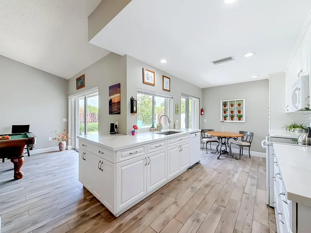 16751 Redwood Way Weston FL 33326