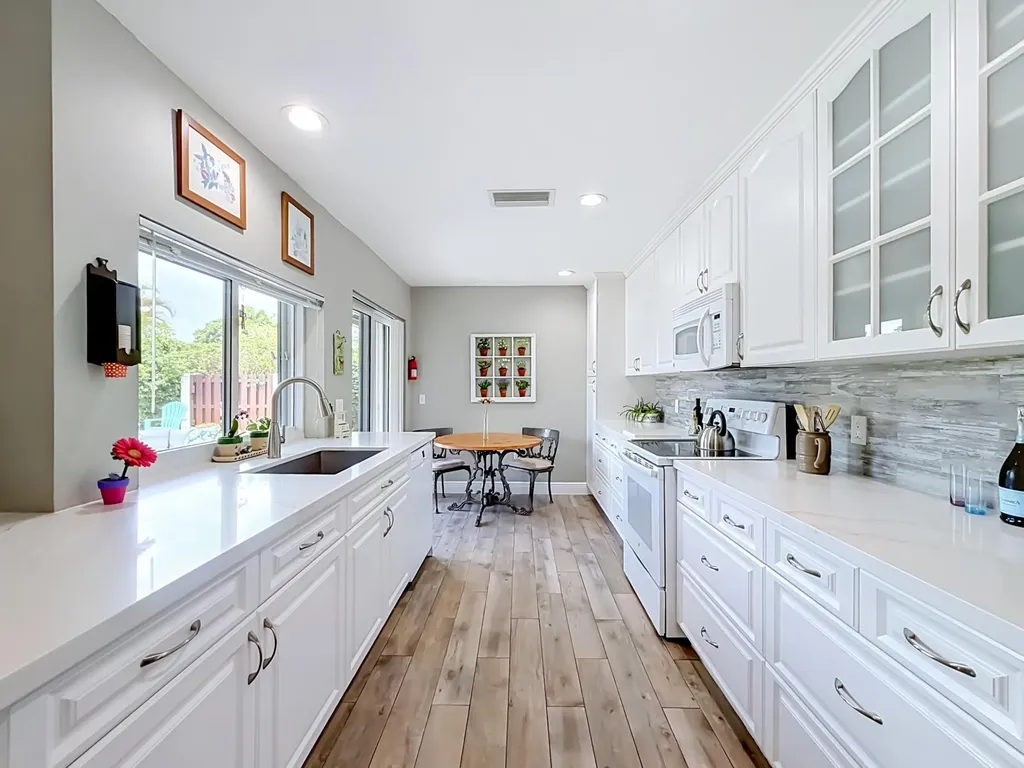 16751 Redwood Way Weston FL 33326