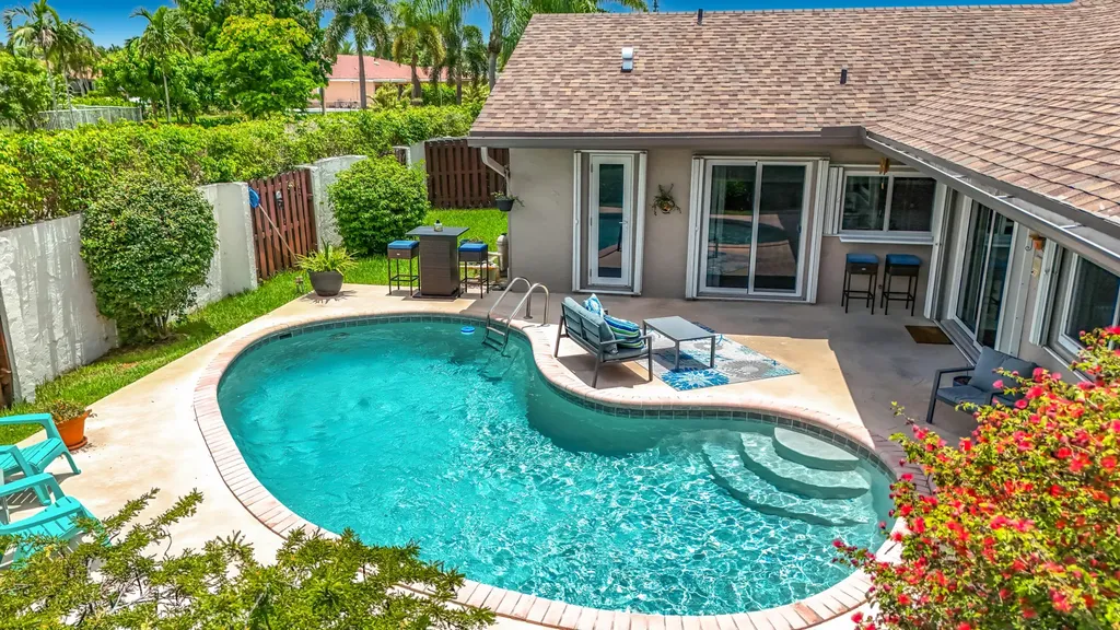 16751 Redwood Way Weston FL 33326