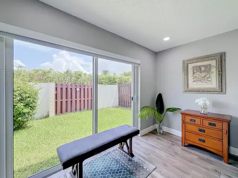 16751 Redwood Way Weston FL 33326