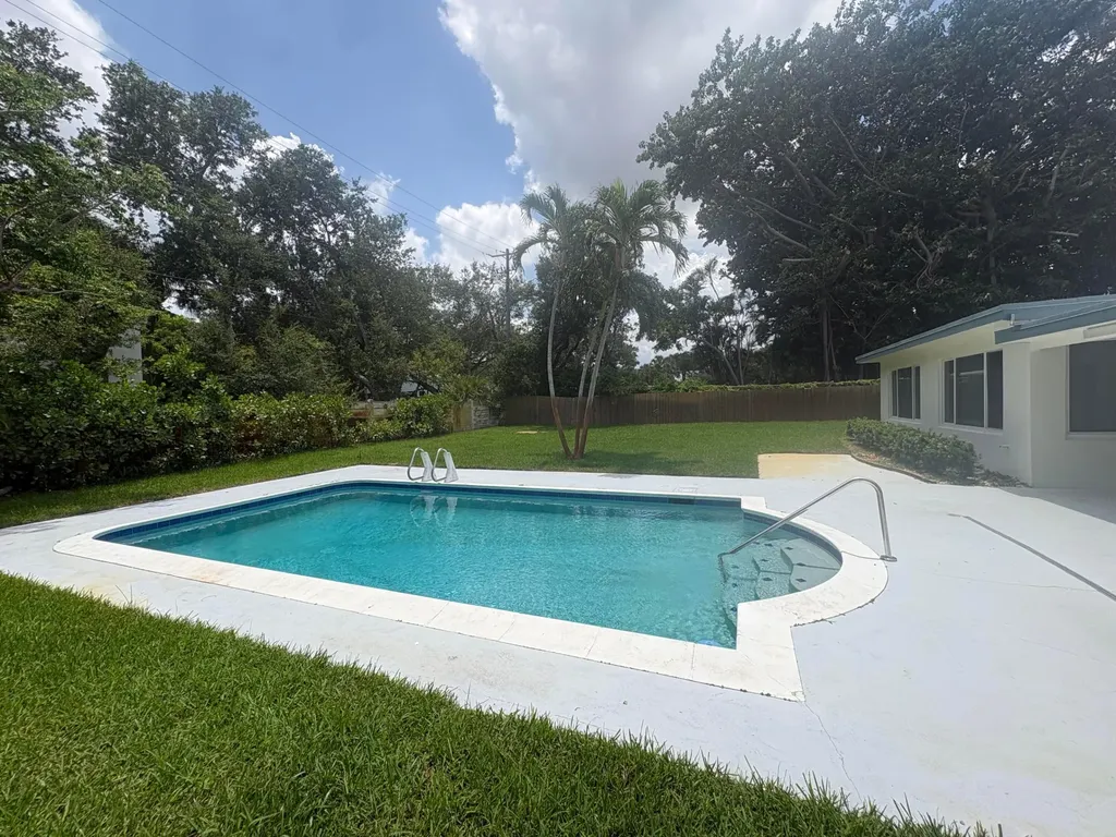 1400 NW 4th Street Boca Raton FL 33486