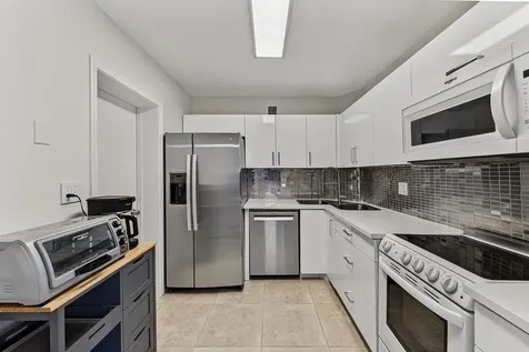 9 NE 19th Court Wilton Manors FL 33305