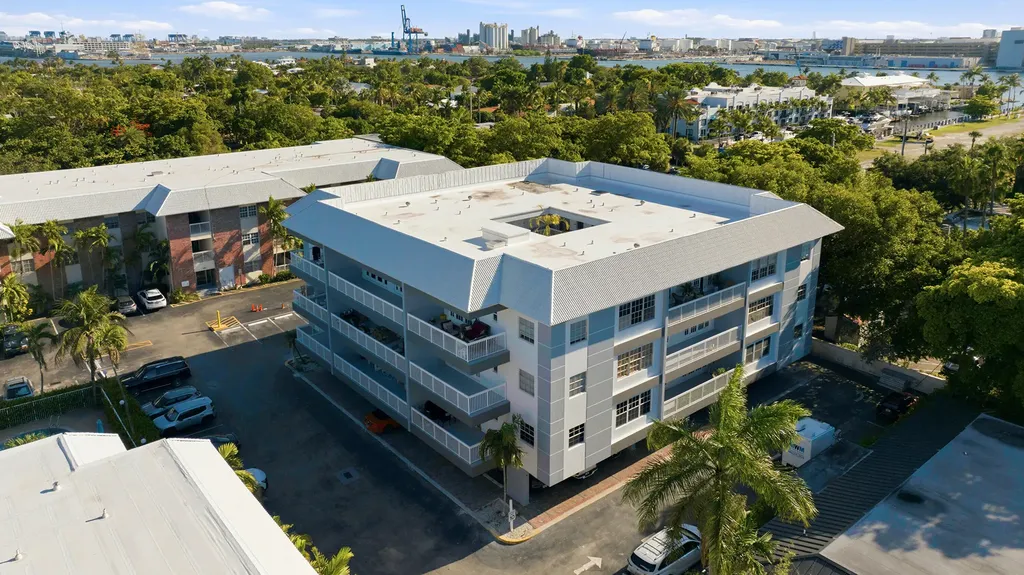 2420 SE 17th Street Fort Lauderdale FL 33316