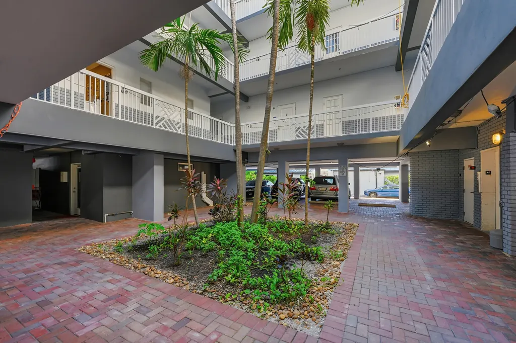 2420 SE 17th Street Fort Lauderdale FL 33316