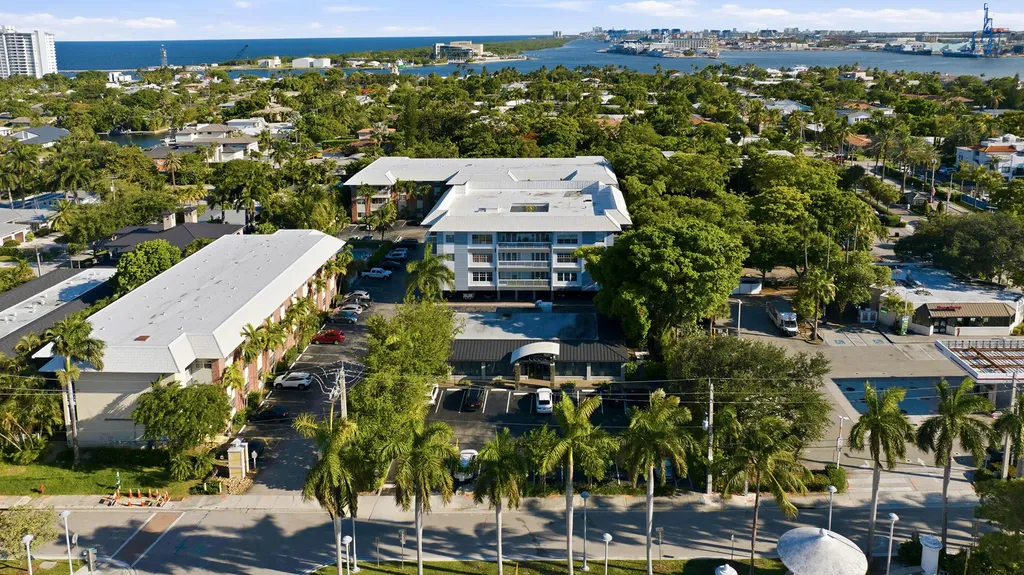 2420 SE 17th Street Fort Lauderdale FL 33316