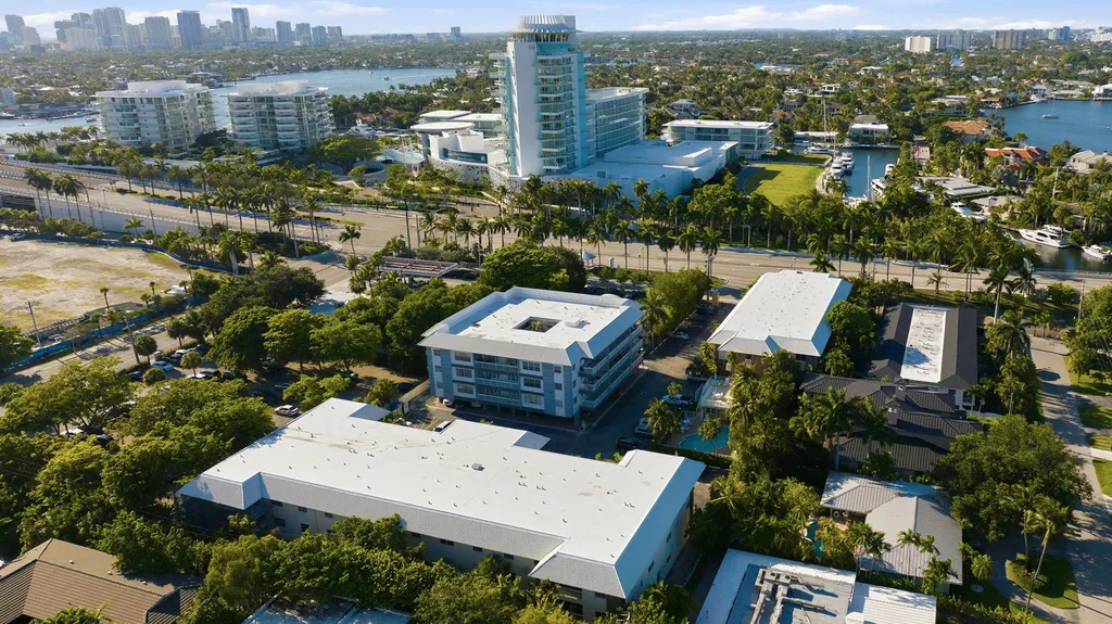 2420 SE 17th Street Fort Lauderdale FL 33316
