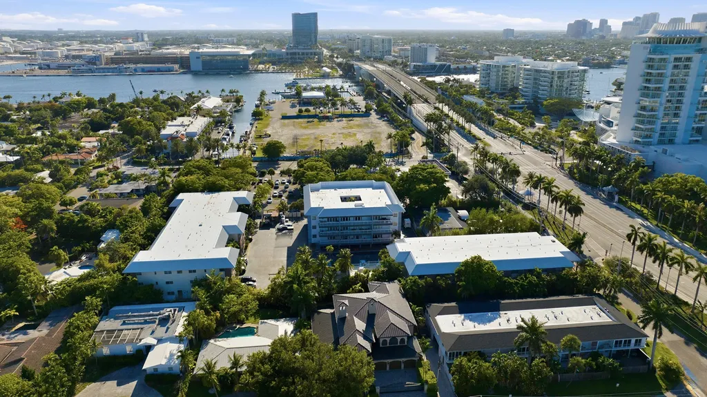 2420 SE 17th Street Fort Lauderdale FL 33316