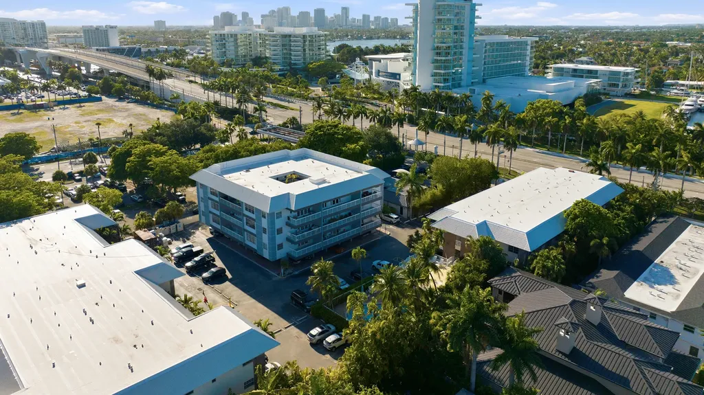 2420 SE 17th Street Fort Lauderdale FL 33316