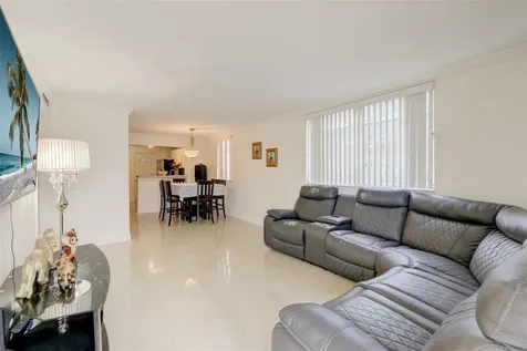 3777 NW 78th Avenue Hollywood FL 33024