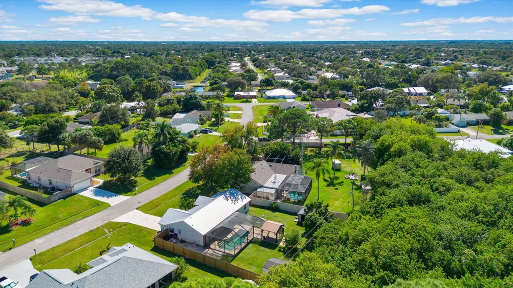 2230 SE Dill Lane Port St Lucie FL 34952