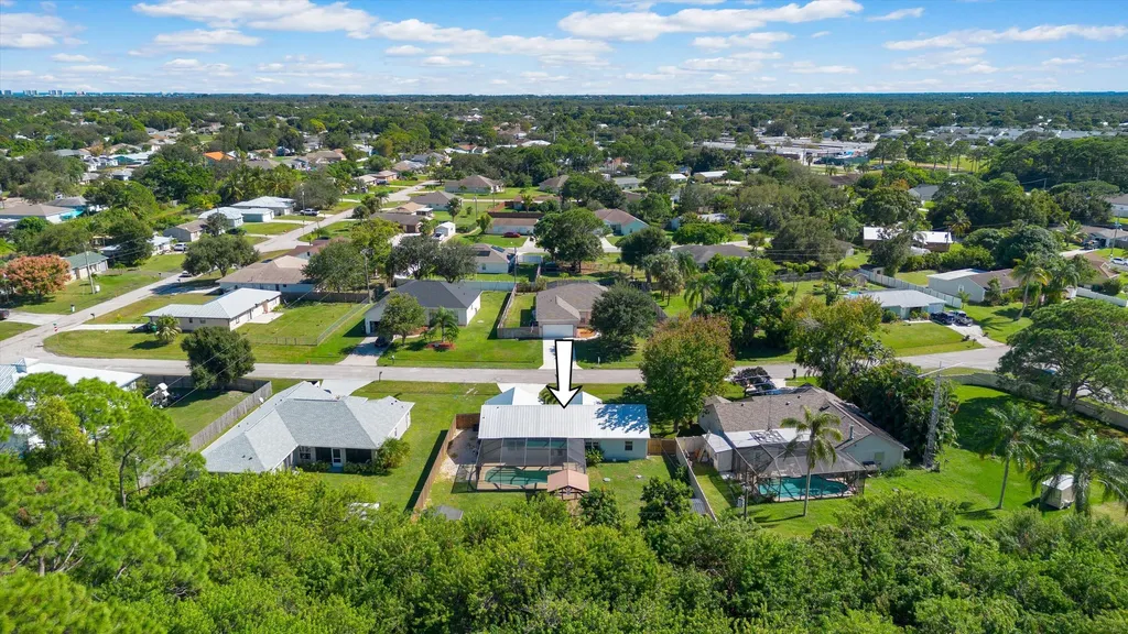 2230 SE Dill Lane Port St Lucie FL 34952