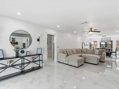 2860 Monroe Street Hollywood FL 33020