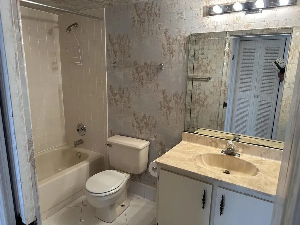 7286 Huntington Lane Delray Beach FL 33446