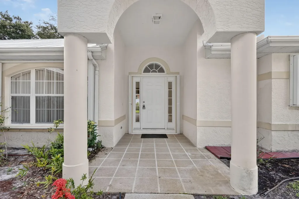 8253 Sand Pine Circle Port St Lucie FL 34952