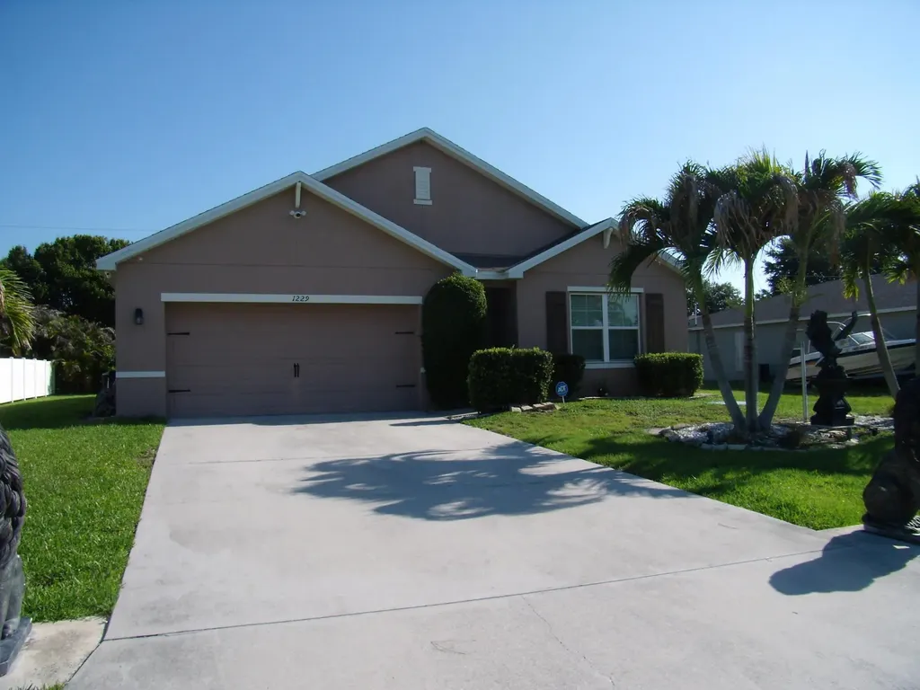 1229 SW Albenga Avenue Port St Lucie FL 34953