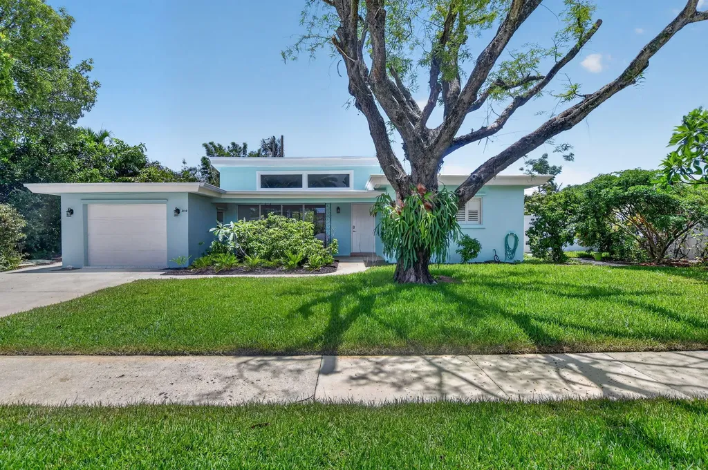 2110 NE 4th Avenue Boca Raton FL 33431