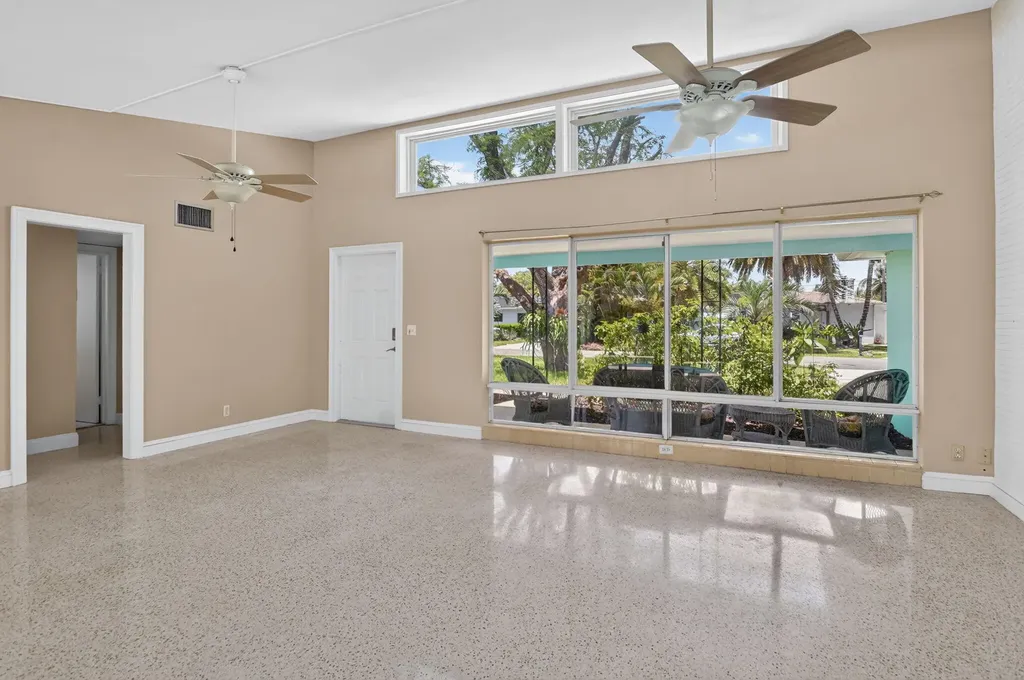 2110 NE 4th Avenue Boca Raton FL 33431