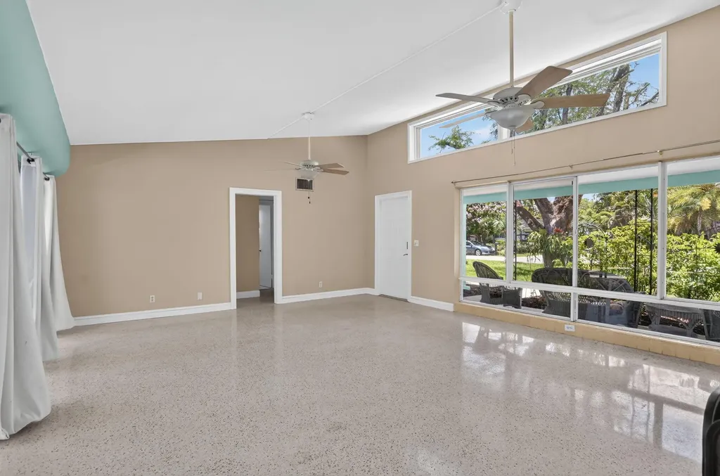 2110 NE 4th Avenue Boca Raton FL 33431