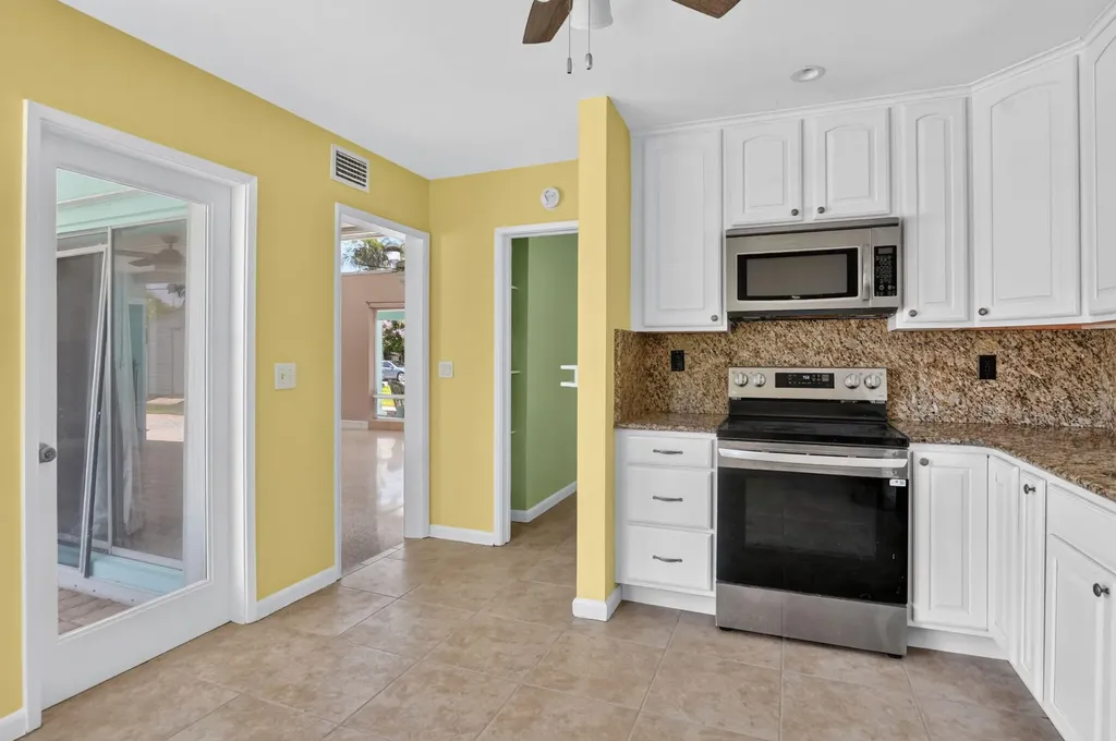 2110 NE 4th Avenue Boca Raton FL 33431