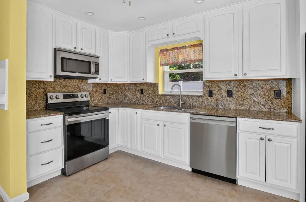 2110 NE 4th Avenue Boca Raton FL 33431