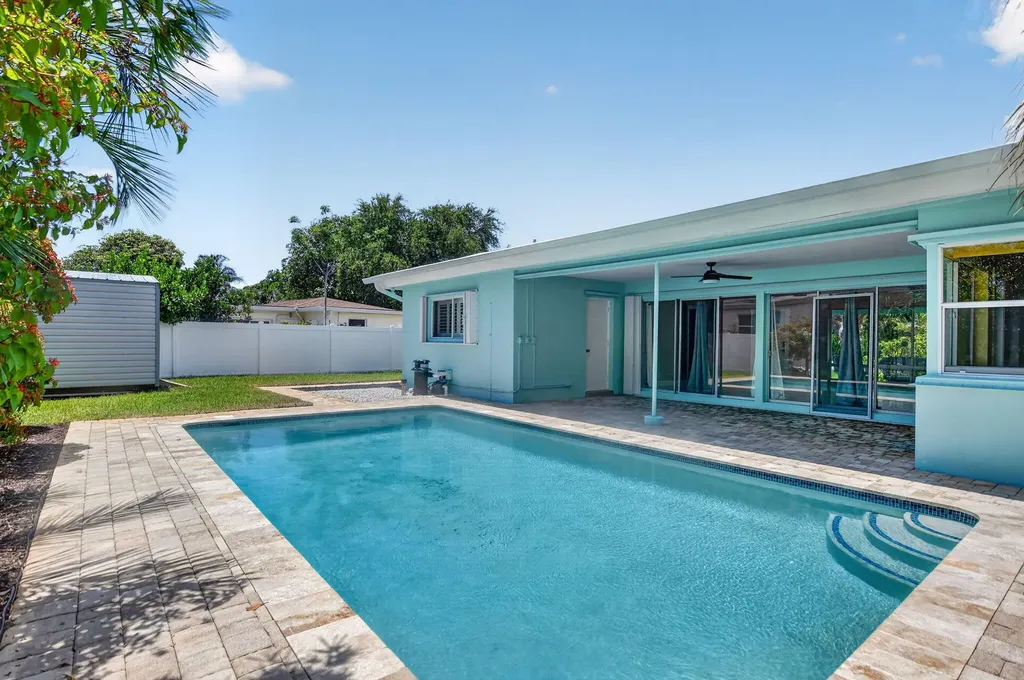 2110 NE 4th Avenue Boca Raton FL 33431