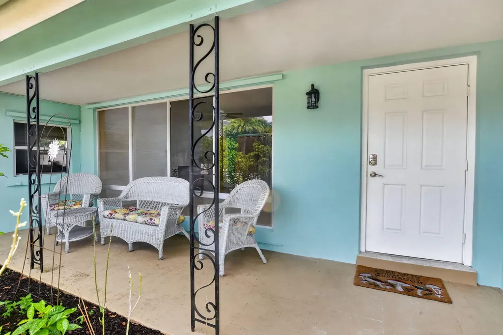 2110 NE 4th Avenue Boca Raton FL 33431