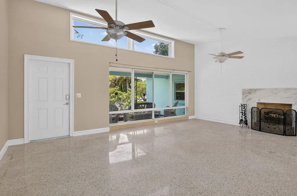 2110 NE 4th Avenue Boca Raton FL 33431