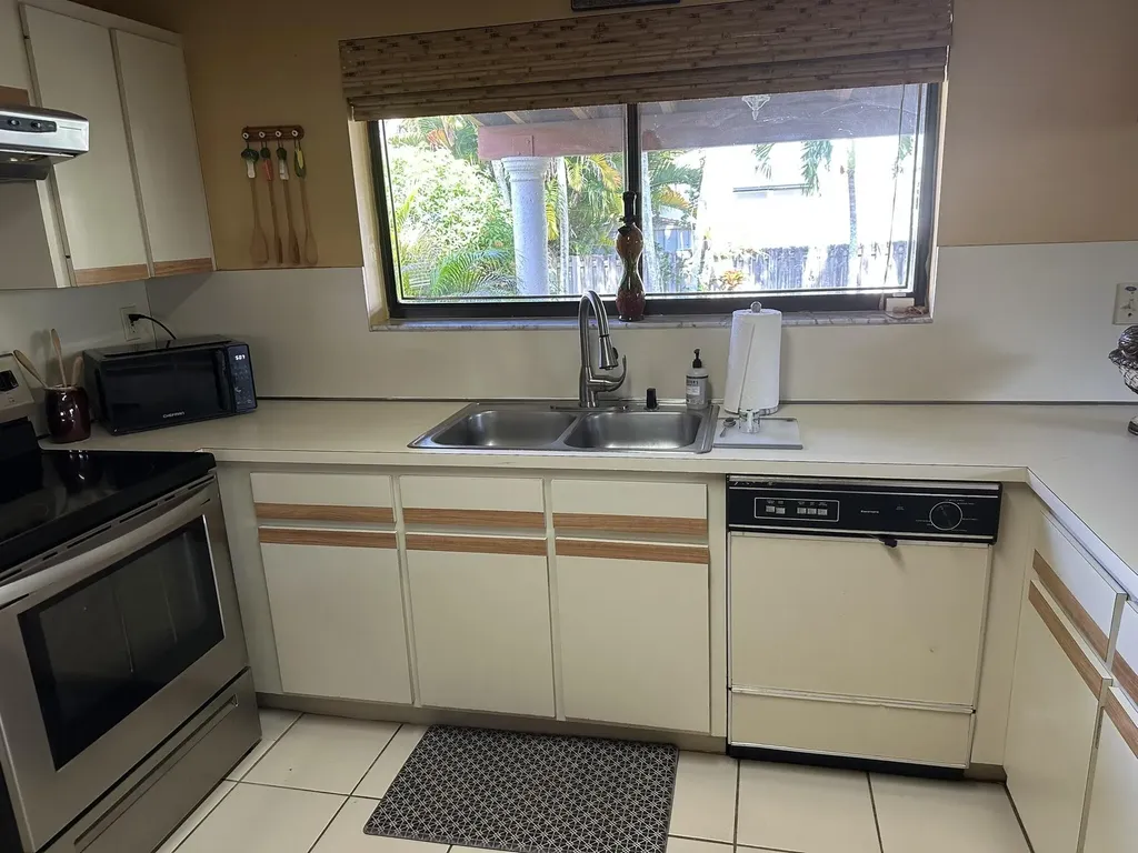 5511 SW 114th Avenue Cooper City FL 33330