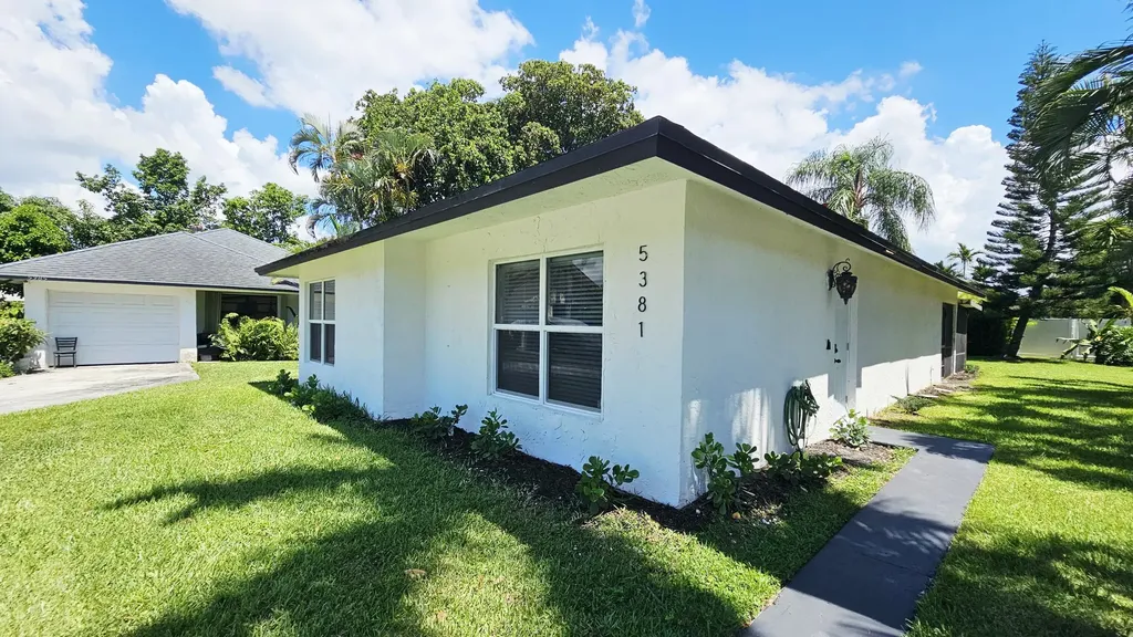 5381 Gene Circle West Palm Beach FL 33415