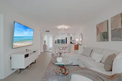 1211 Bahama Bend Coconut Creek FL 33066