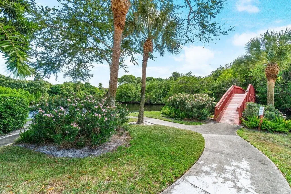 781 Apple Tree Lane Boca Raton FL 33486